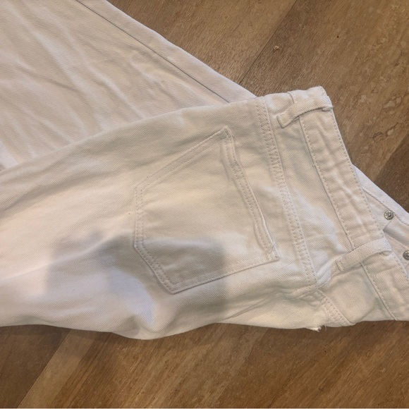 superdown Dylan Straight Denim Jean in White - Picture 5 of 7